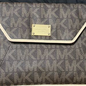 Beautiful clutch or IPad case